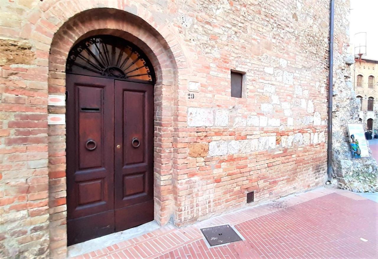 Torre Salvucci Maggiore Medieval Tower Experience San Gimignano Exteriör bild