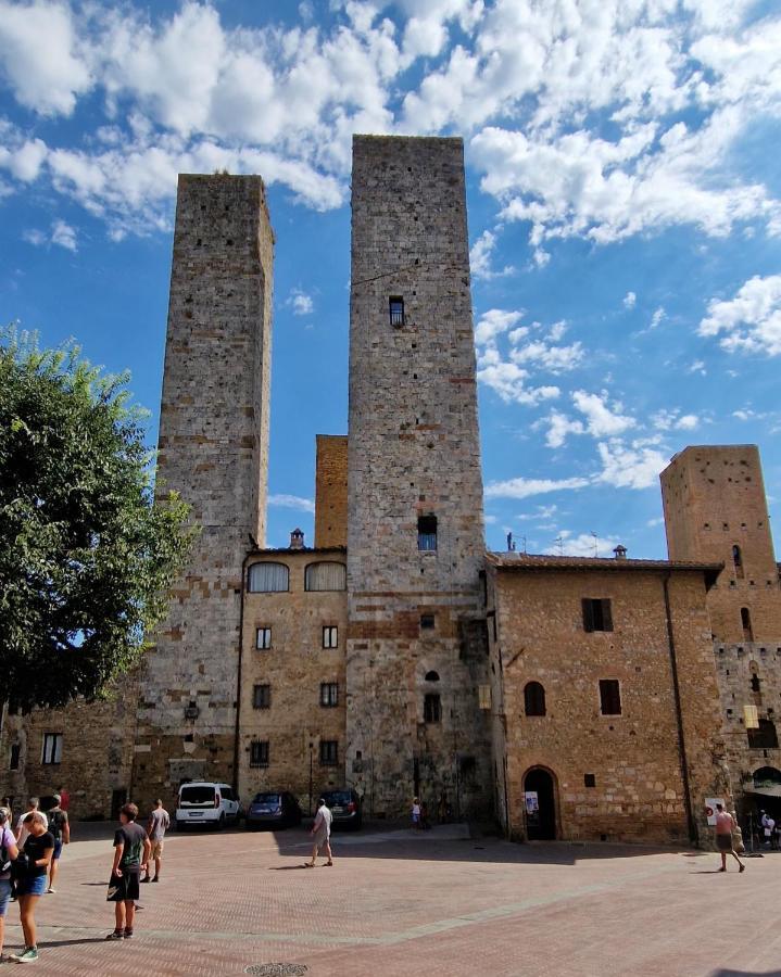 Torre Salvucci Maggiore Medieval Tower Experience San Gimignano Exteriör bild
