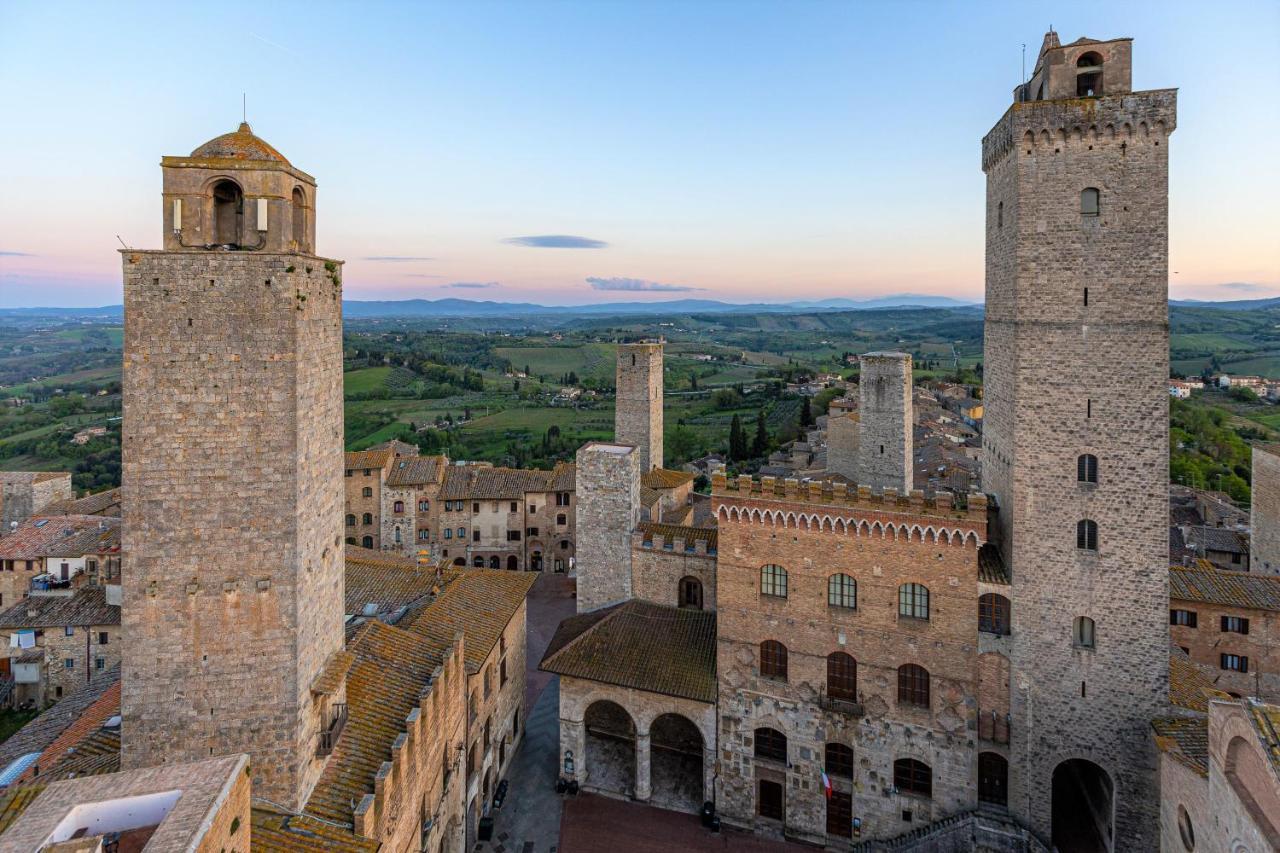 Torre Salvucci Maggiore Medieval Tower Experience San Gimignano Exteriör bild